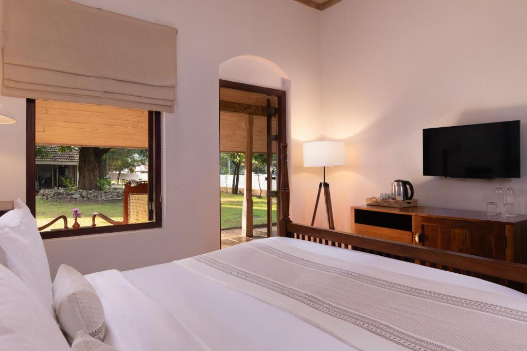 EKHO Sigiriya - 700 meters to Sigiriya Rock - 1