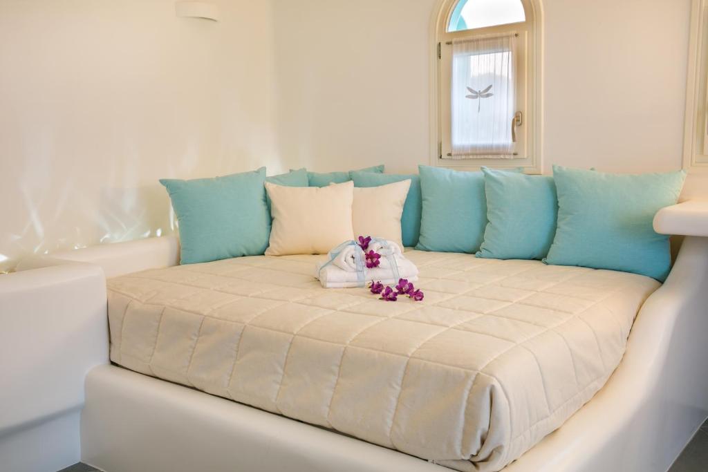 Posteľ alebo postele v izbe v ubytovaní Aegean Queen Villas