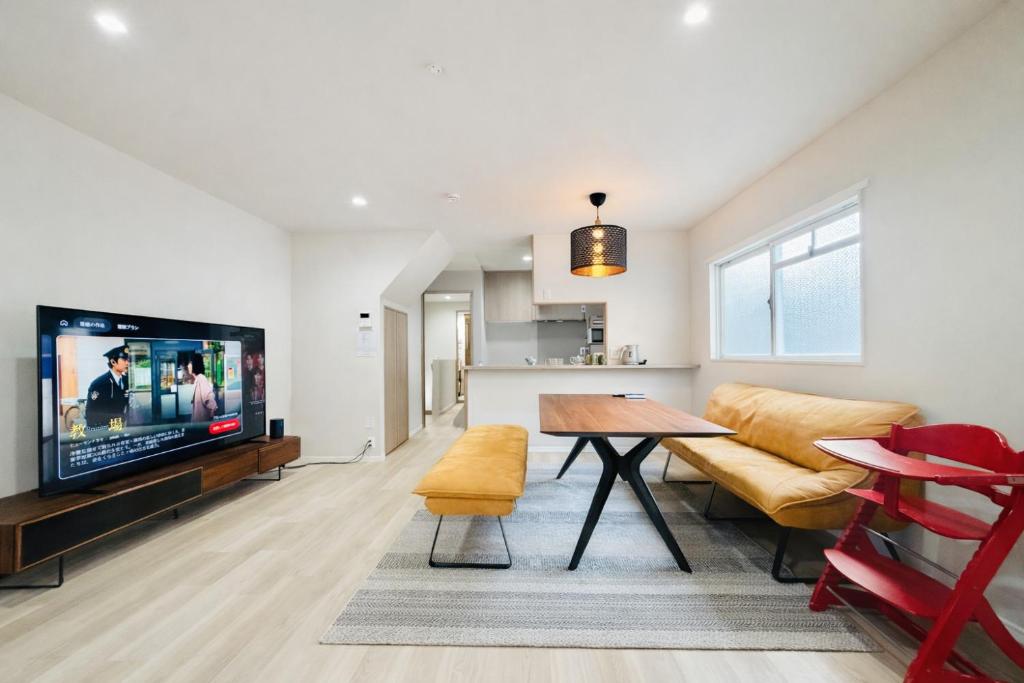 Kajima 2 minutes from the station, 5 minutes by train to Namba and Shinsaibashi area