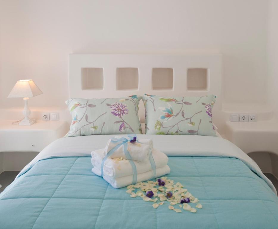 Posteľ alebo postele v izbe v ubytovaní Aegean Queen Villas