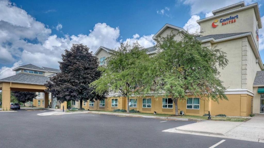 Comfort Suites Madison West - Middleton photo