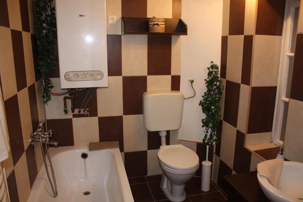 Zdjęcie z galerii obiektu Belváros Anna-kuti Apartman w Segedynie