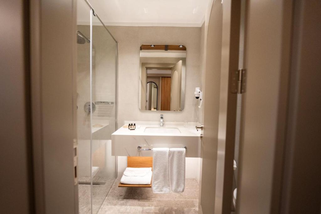 Reiwa Business Hotel - Double Room
