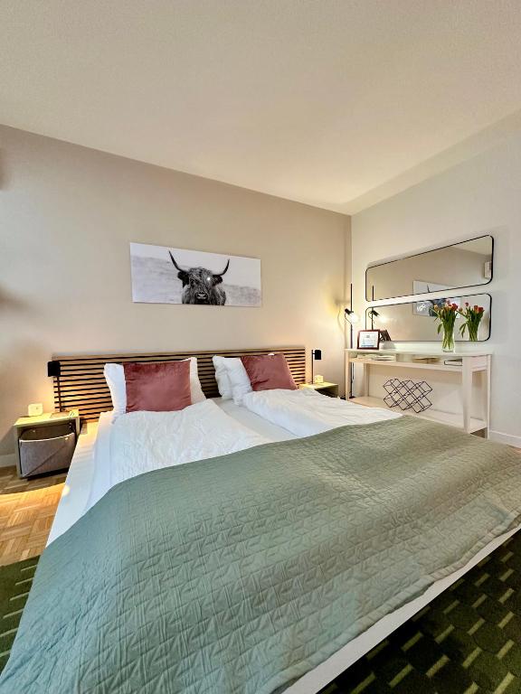 Alpine City Studio with AC, garden terrace and much privacy