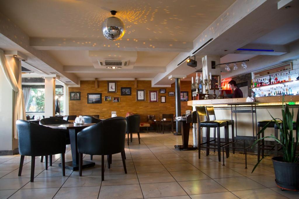 Restaurace v ubytování DEM Hotel