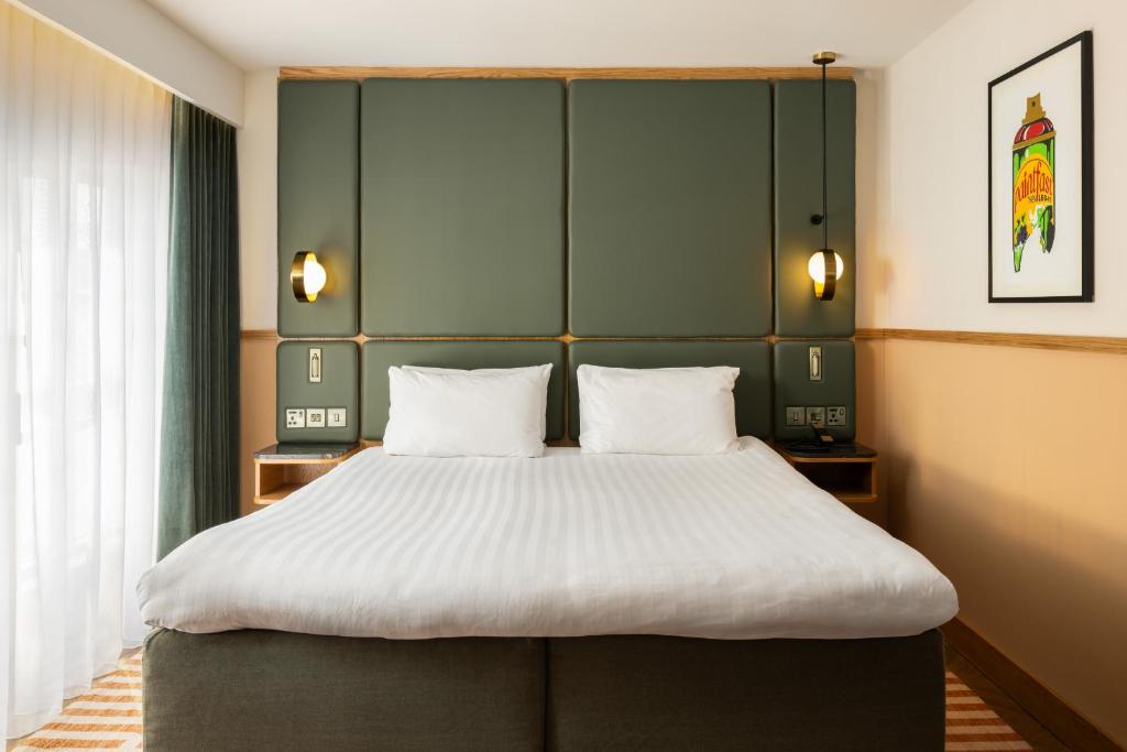 Carlton George Hotel - 