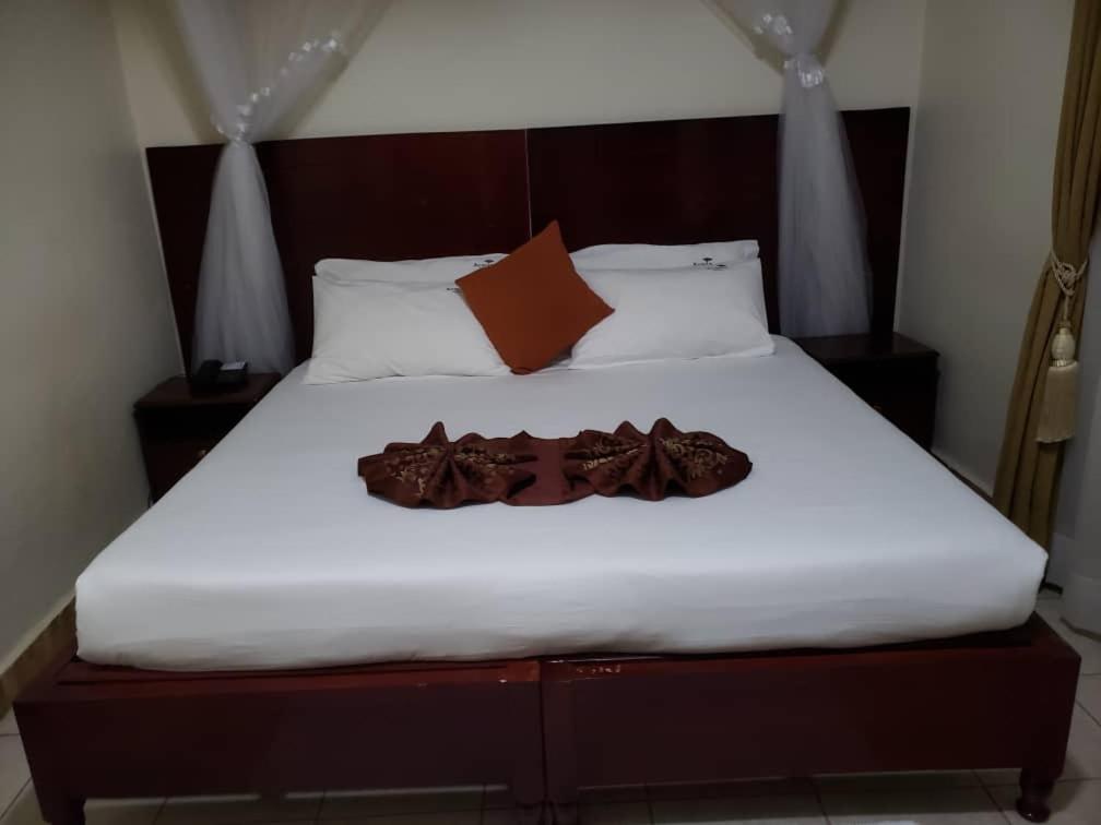 Acacia Country Inn - Deluxe Double Room With Balcony