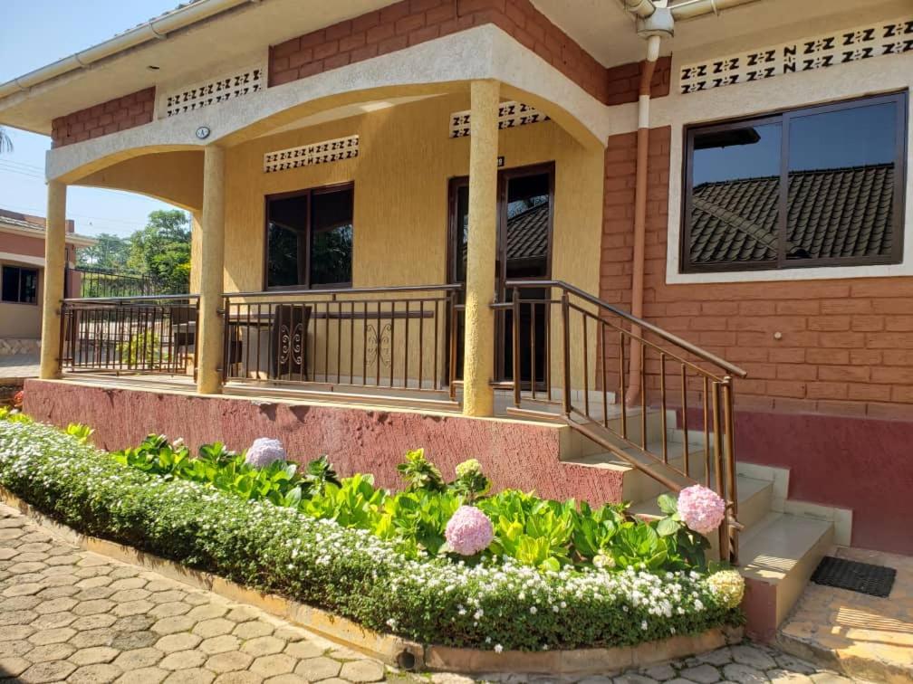 Acacia Country Inn - Two-Bedroom Suite
