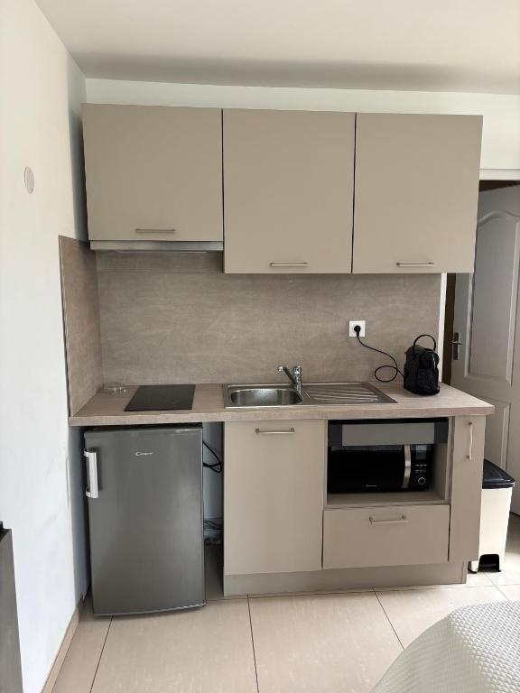 Hôtel et Résidence Ta Kladia - Omigna - 9