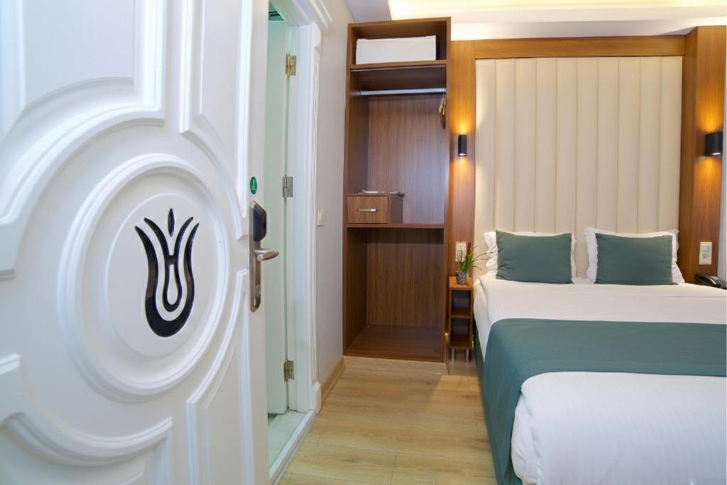 Hotel Black Tulip - 11