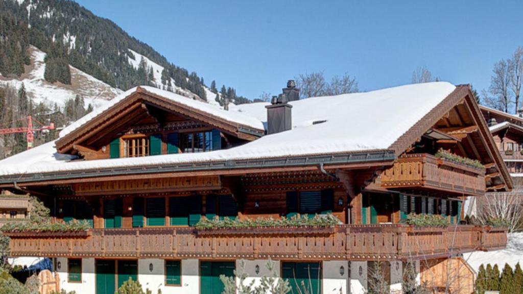Luxurious 5 Bedroom Chalet With Modern Charm