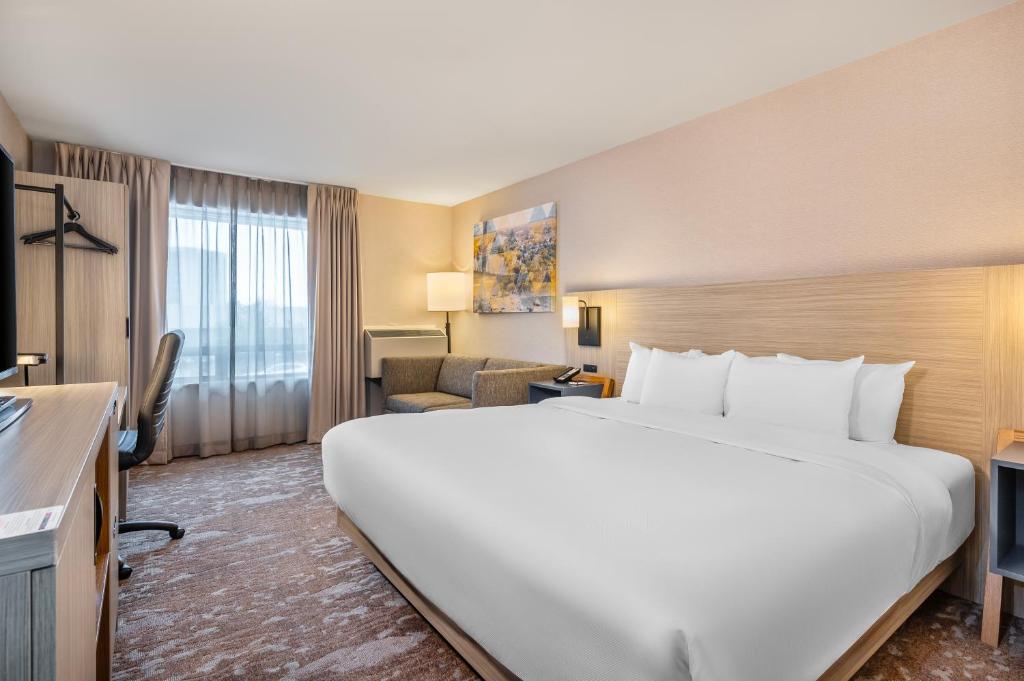 Travel Proud Sustainability certification Comfort Inn Montreal - Laval - Highway 15 - 特大床房 - 上层
