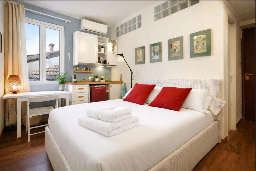 Boutique Loft on Navigli; Stylish Bright