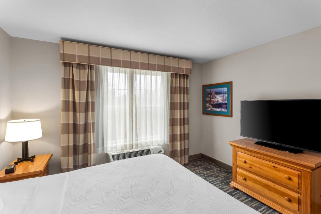 Country Inn & Suites by Radisson, Beckley, WV - Suite King Con Sofá Cama