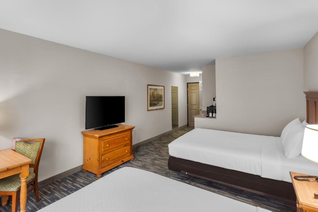 Country Inn & Suites by Radisson, Beckley, WV - Queen Room With Two Queen Beds - Disability Access