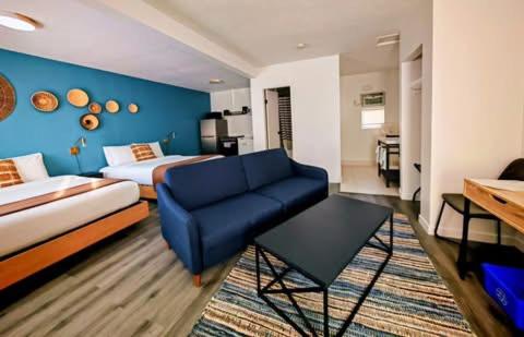 Beachfront Kettle Valley Beach Resort - Suite Familiare