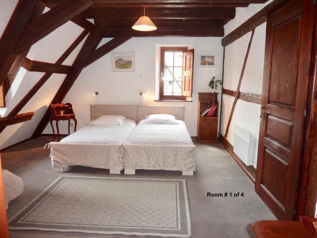 Chambre d'hôtes ADRIHOF à la cour de l'Abbaye d'Autrey – photo 6