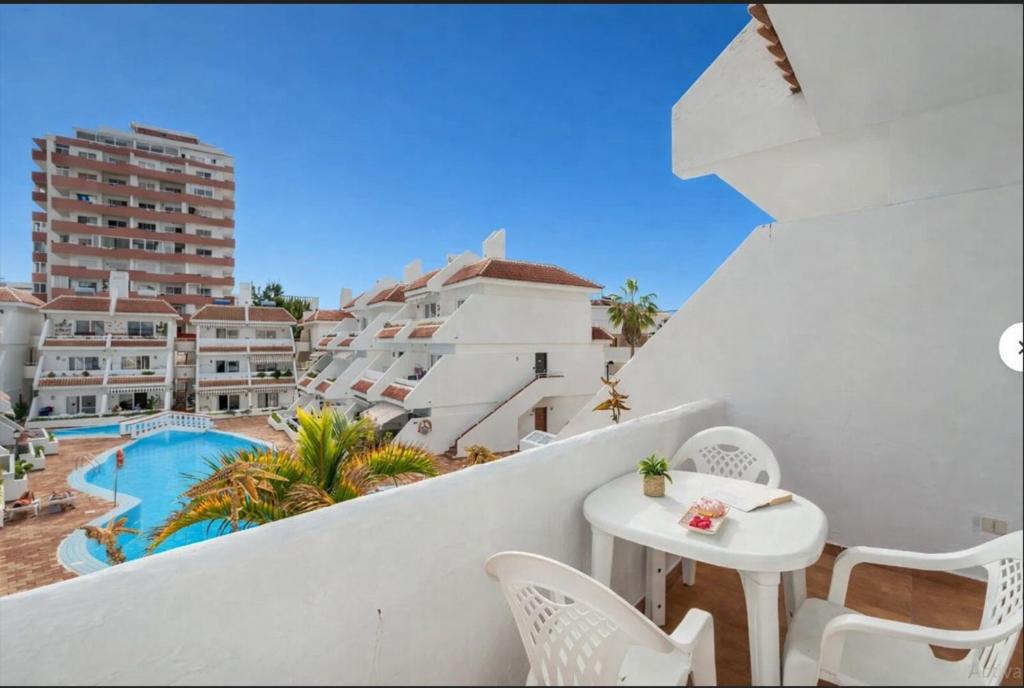 APARTMENT Infinity Pool Views 2 LAS FLORITAS