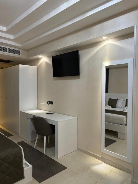 Hotel Donna Crescenza - Superior Triple Room