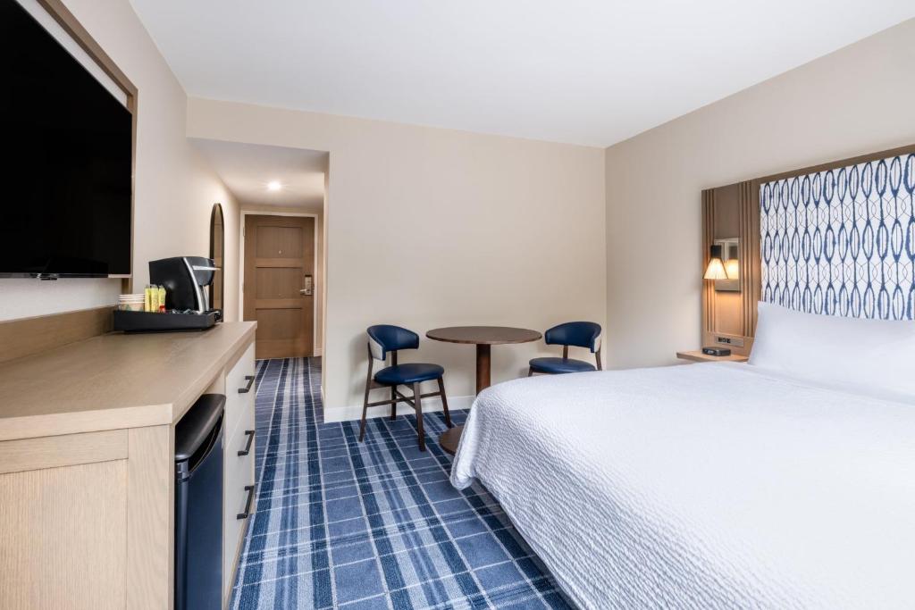 Holiday Inn Bar Harbor Regency Hotel by IHG photo