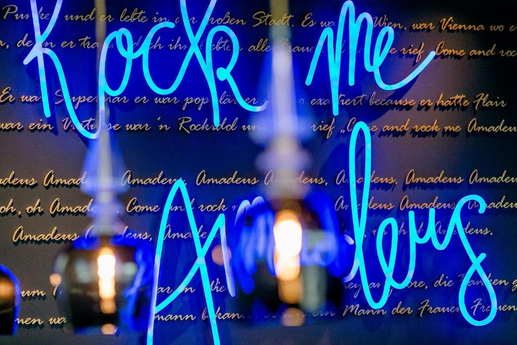 Motel One Salzburg-Mirabell - 13