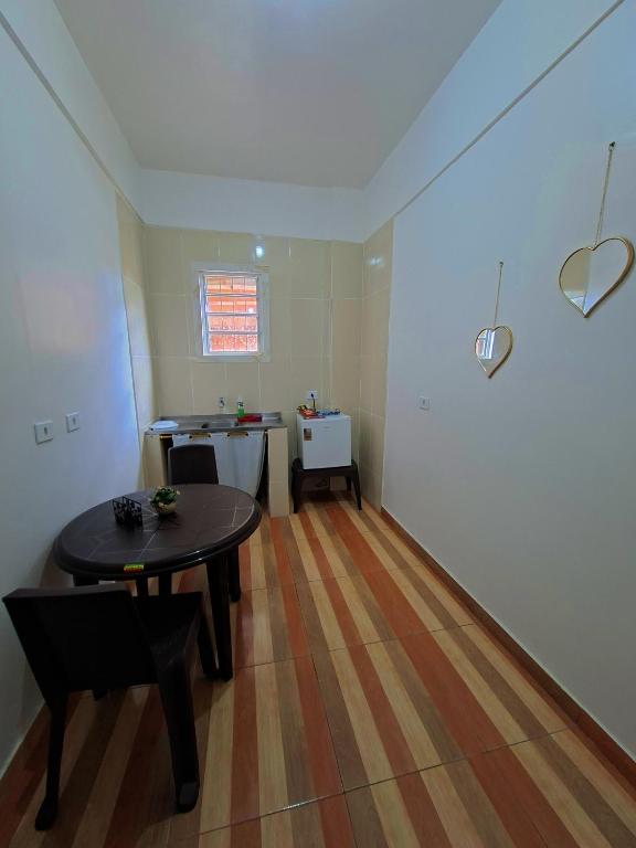 Seven Hotel - Triple Room With Private Bathroom
