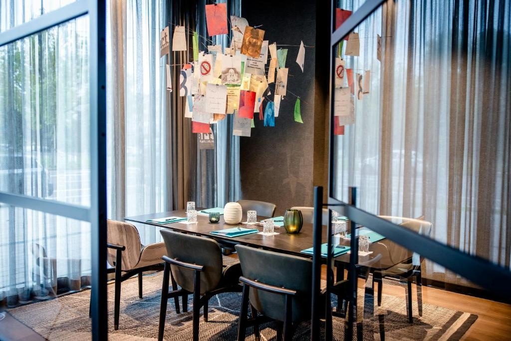 Motel One Karlsruhe - 8