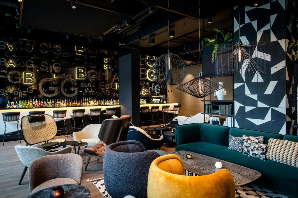 Motel One Karlsruhe - 11