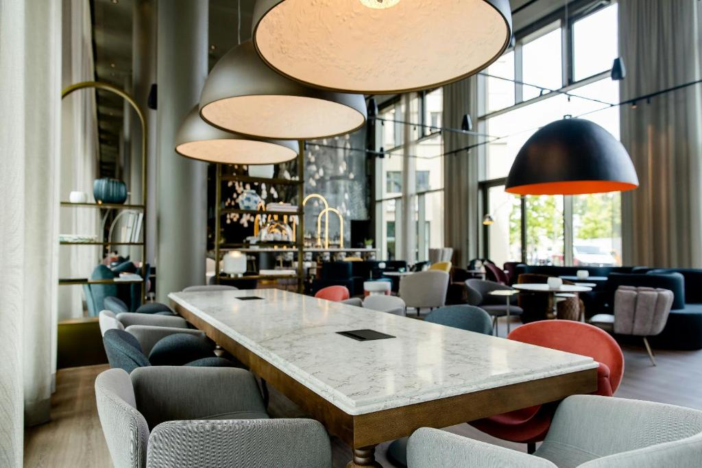 Motel One Dresden am Zwinger - 16