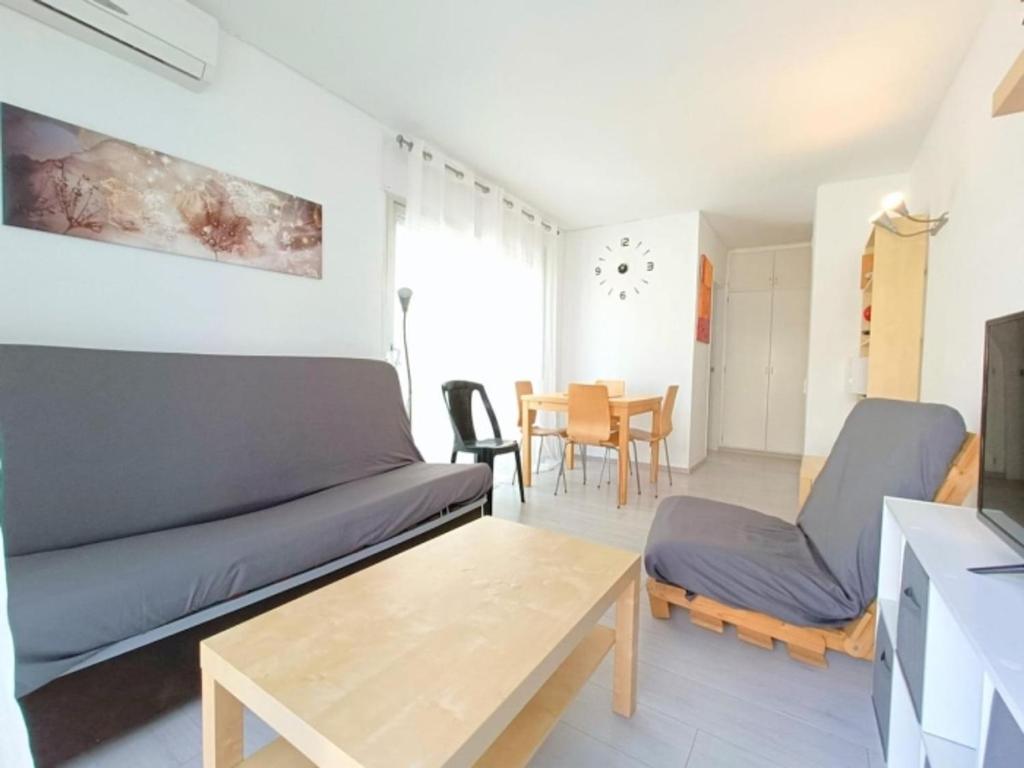 Studio Centre Historique de Roses à 50m de la Plage avec Terrasse et Wi-Fi Gratuit
