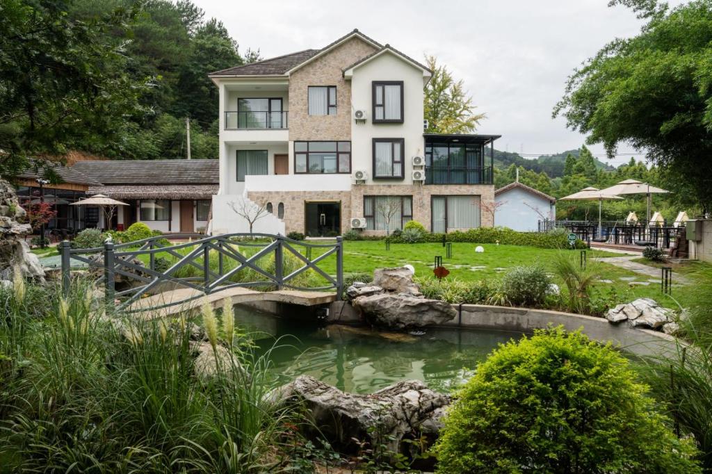 Anji Xiangchaju Country House