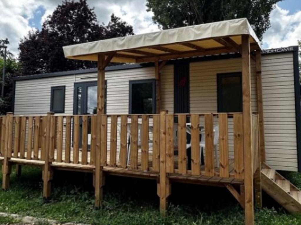 Mobil-home 34m² avec terrasse pour 6 pers., Charlieu - API-1-52-1199