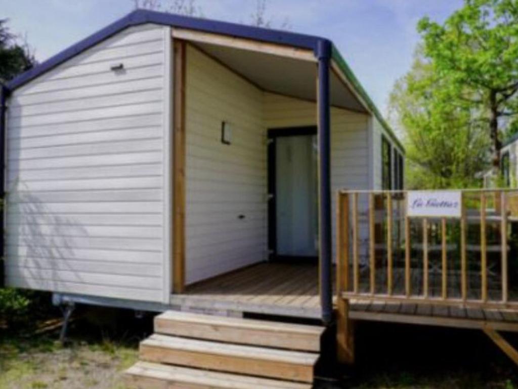 Mobil home avec terrasse pour 6 personnes à Challes-les-Eaux - API-1-52-1272