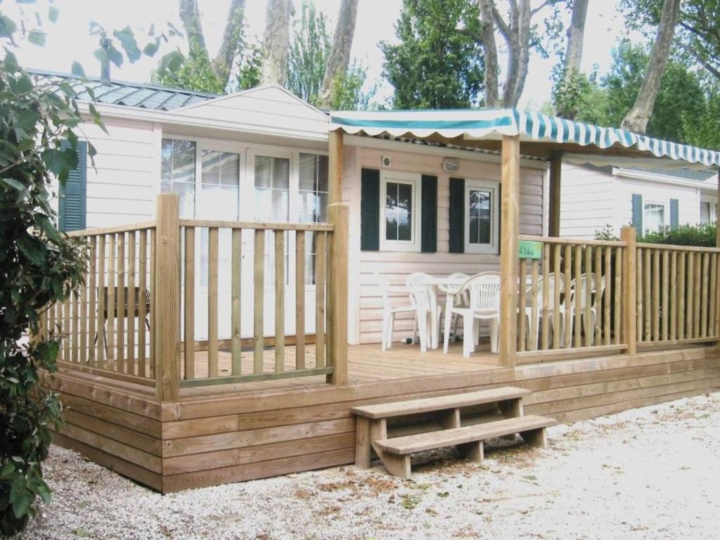 Mobil-home 32m² avec terrasse, 3 chambres à Cavaillon, 8 pers. - API-1-52-1384