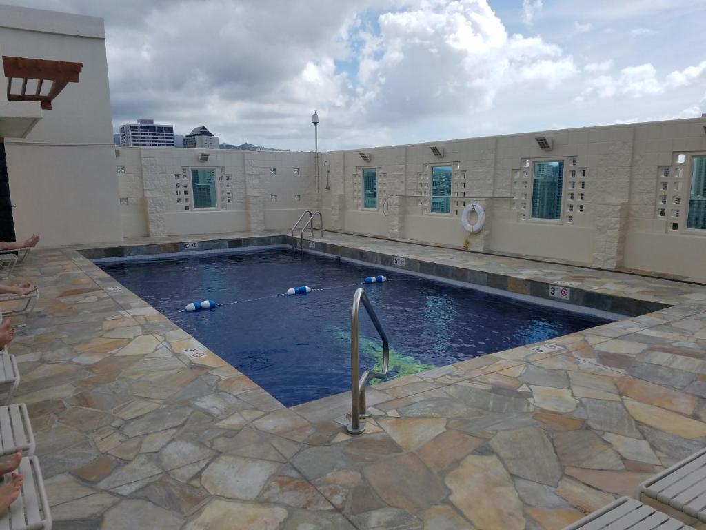 Bazén v ubytování Imperial Hawaii Resort nebo v jeho okolí