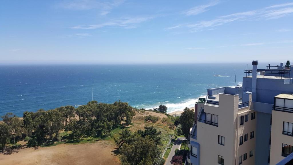 a view of the ocean from a building at Fortezuelo - Atardecer in Viña del Mar