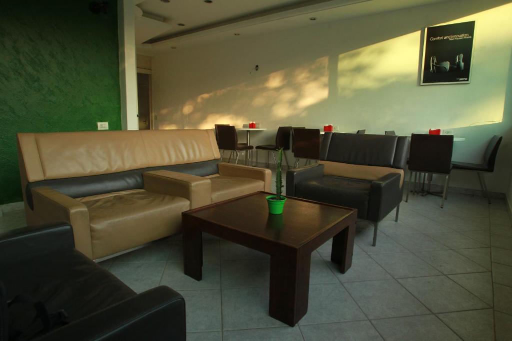  Hangar Rio Hostel