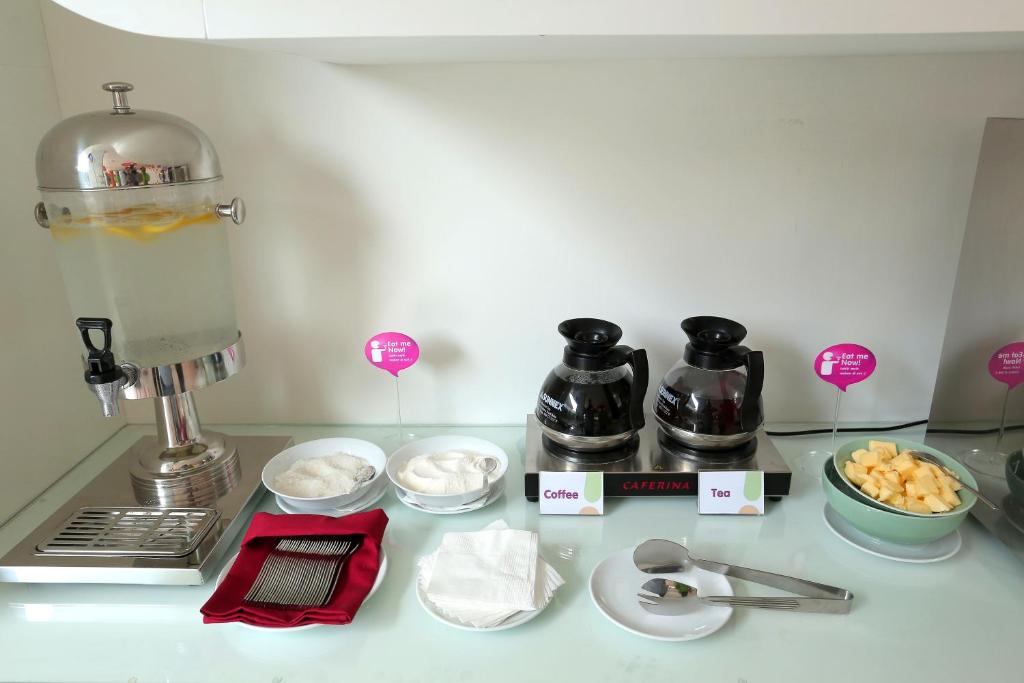 Una cocina o cocineta en POP! Hotel Diponegoro
