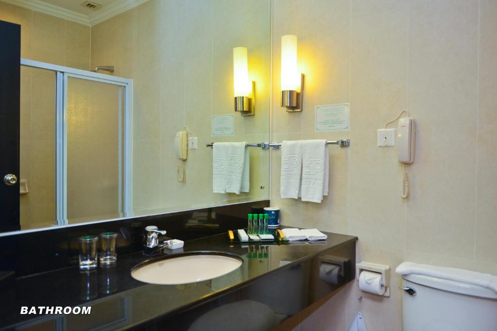 Koupelna v ubytování Dynasty Hotel Miri