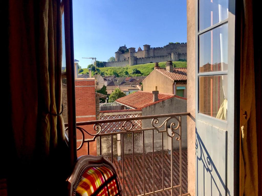 Demeure Saint Louis Historic manor, City 700m, free parking,A C,Clim,WIFI, city view, Garden 6