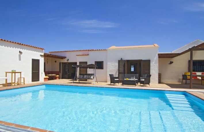 Bazén v ubytování Villa Vista Graciosa nebo v jeho okolí