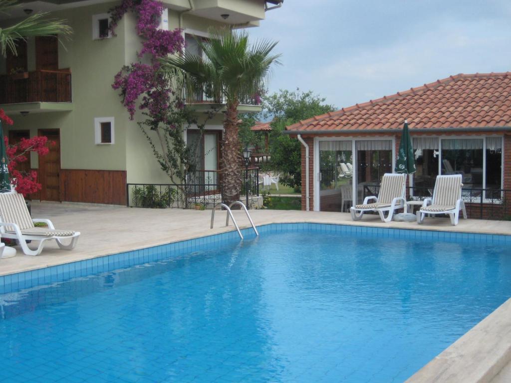 Bazén v ubytování Crescent Hasirci Hotel nebo v jeho okolí
