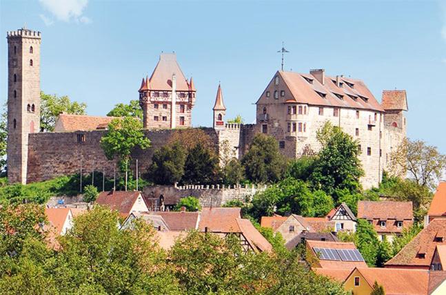 Hotel Burg Abenberg - Housity