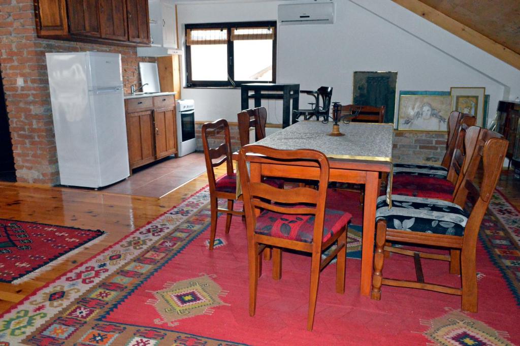 Kuchyň nebo kuchyňský kout v ubytování Apartmani Memory