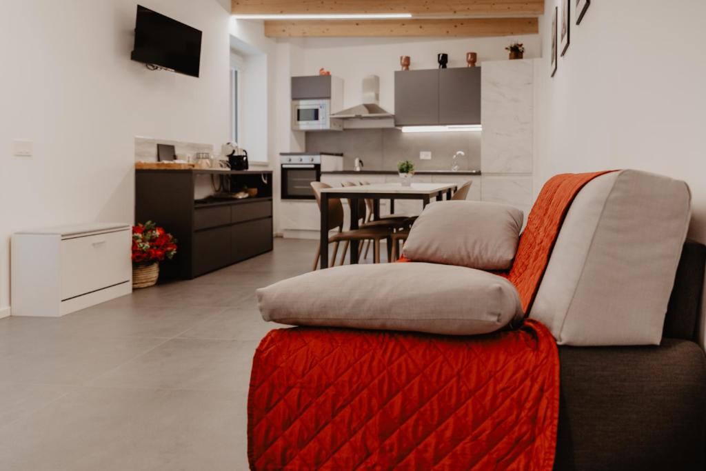 Al Vicolo Holiday Home - Three-Bedroom House