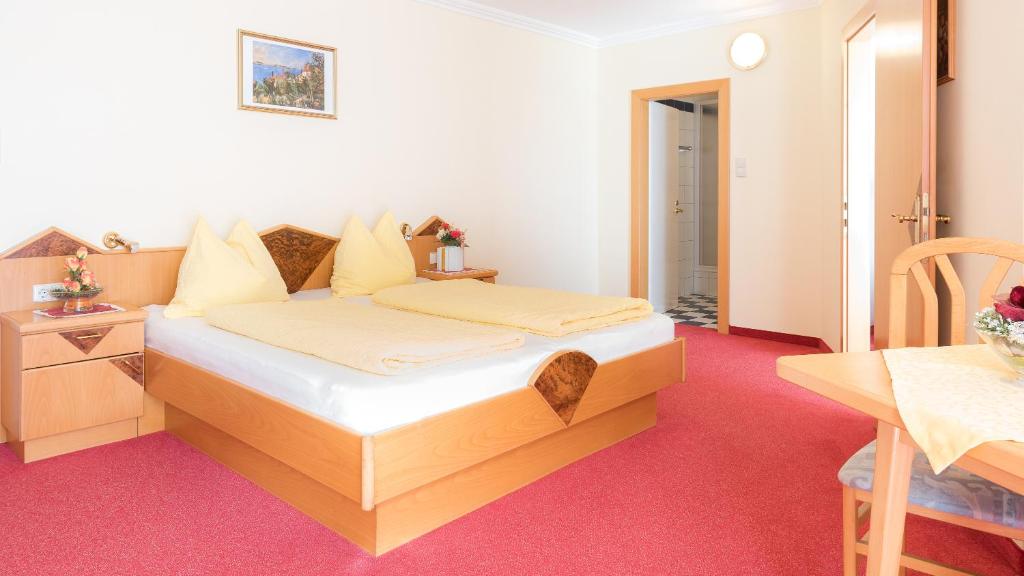 Pension Helios - Family Room (2 Adults + 2 Children) With Balcony