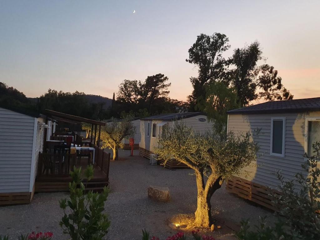 Mobil-home 29m² avec Terrasse à Grimaud - API-1-52-1719