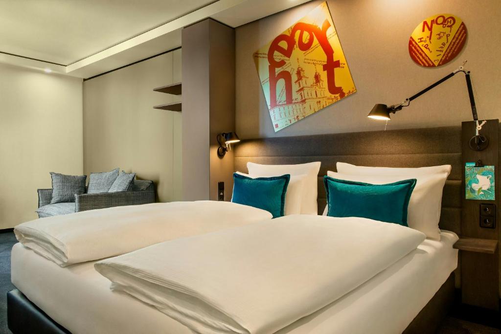 Motel One Warsaw-Chopin photo