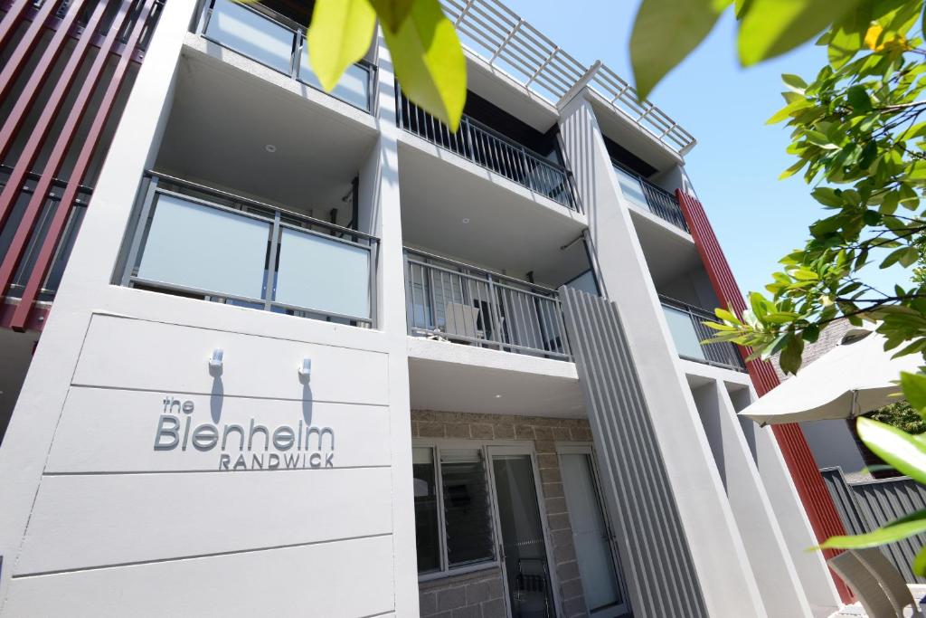 The Blenheim - Resim 12