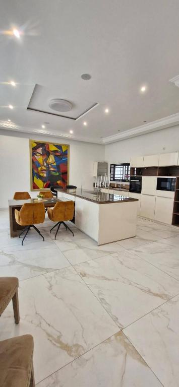 Villa meublée à piscine vers sarakawoua